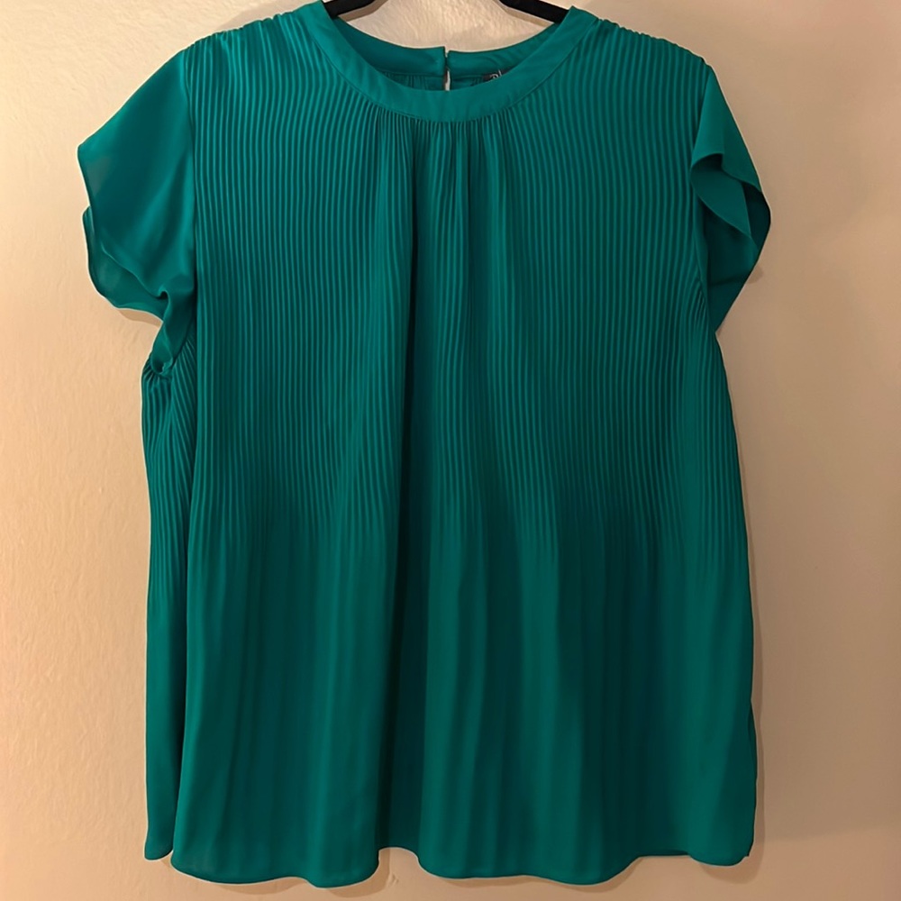Emerald green, Adriana PapelL short sleeve blouse